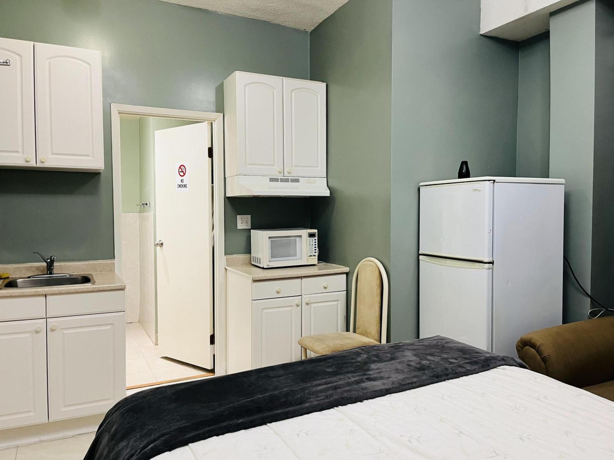 Saint Lawrence Residences And Suites Торонто Экстерьер фото