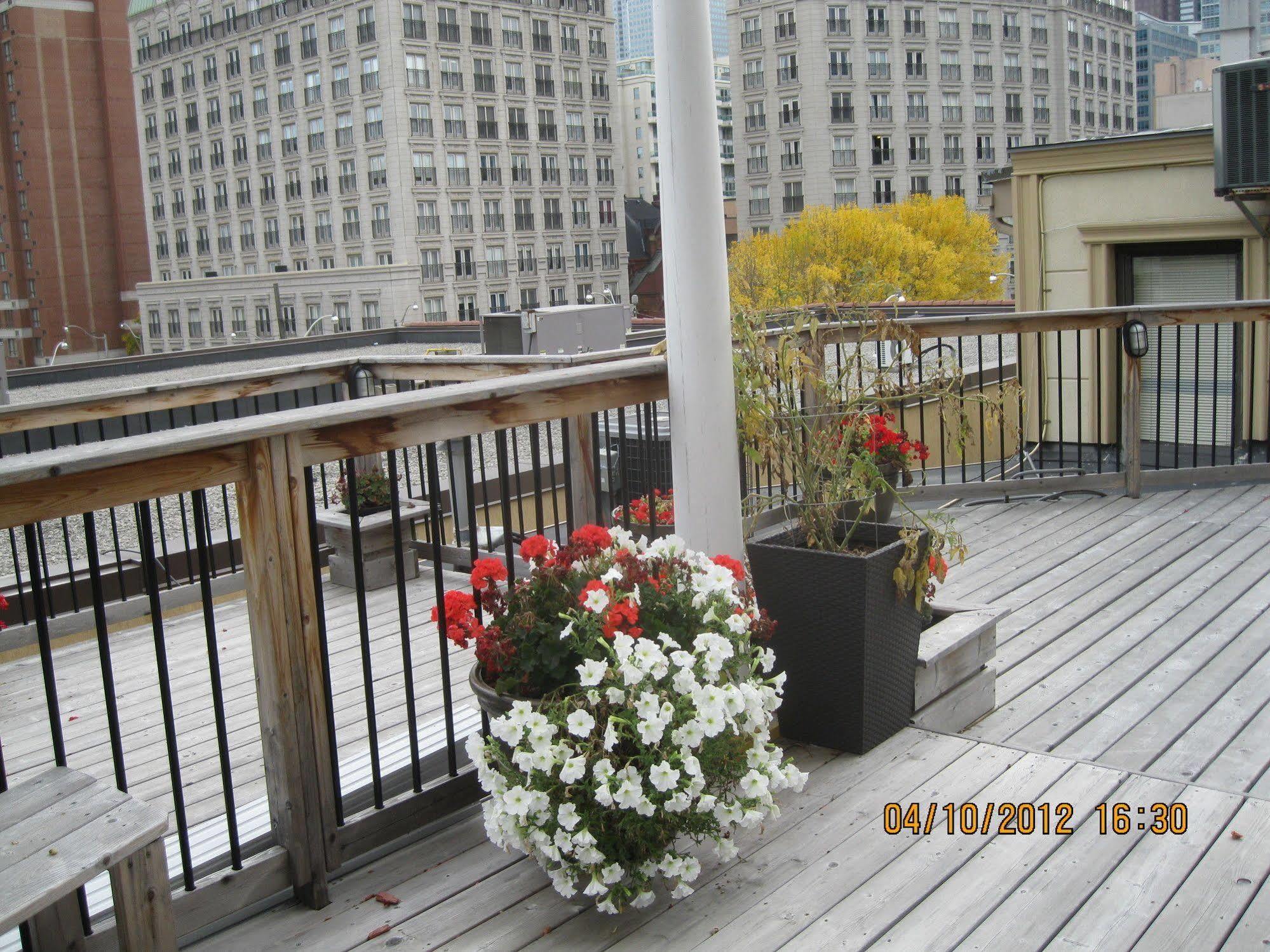 Saint Lawrence Residences And Suites Торонто Экстерьер фото
