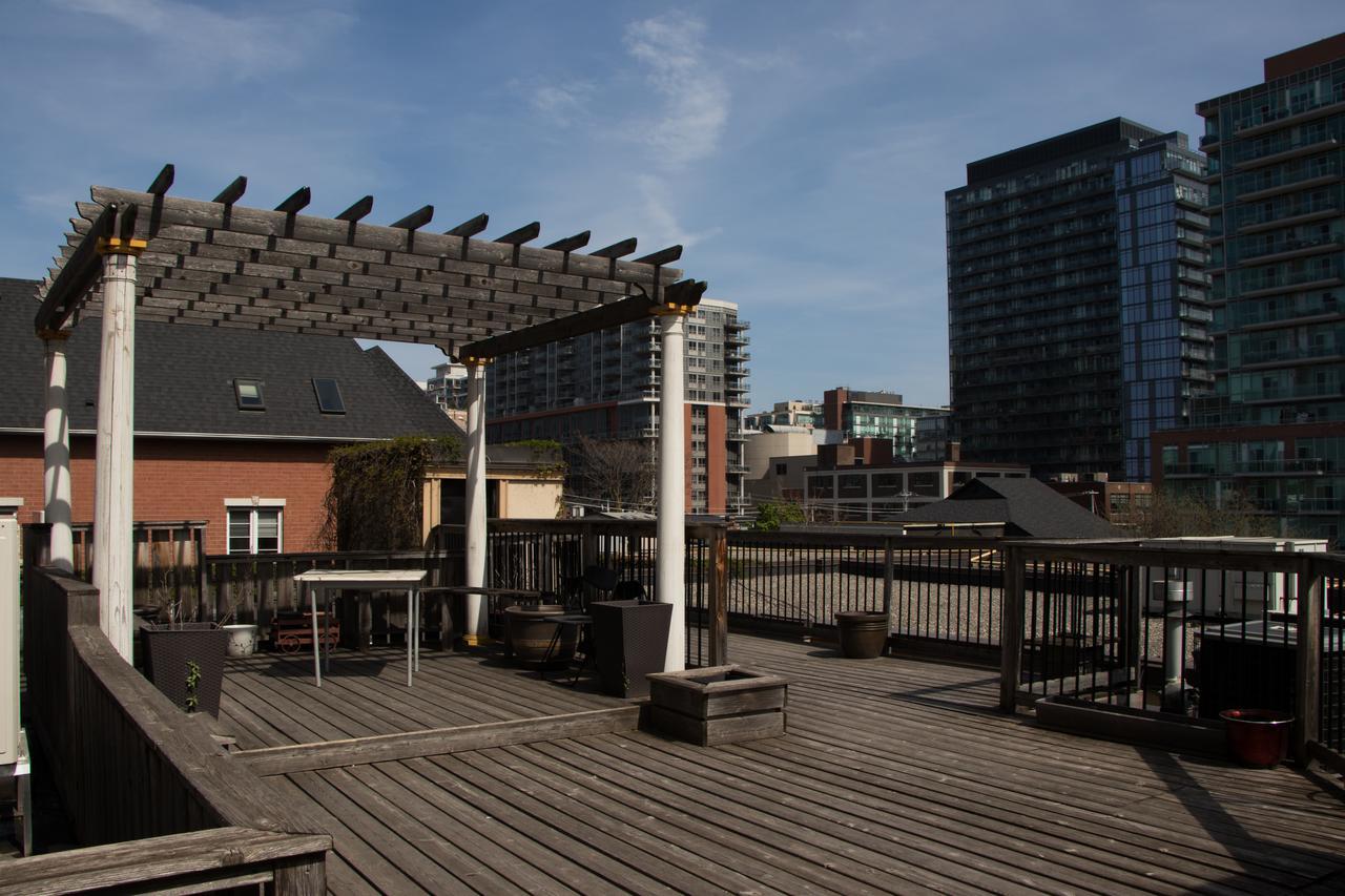 Saint Lawrence Residences And Suites Торонто Экстерьер фото